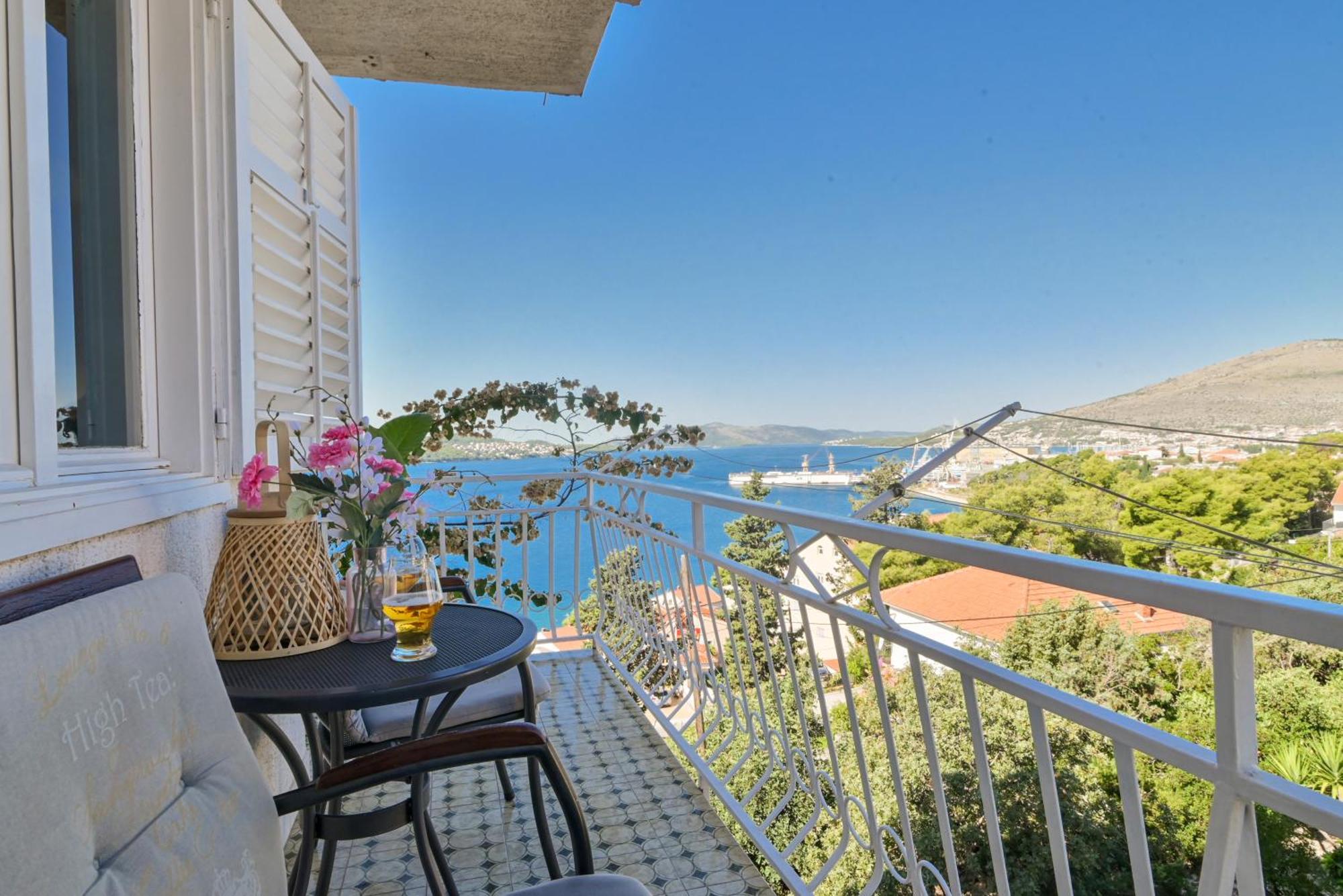 Apartment Spira Puovica Trogir Exterior photo