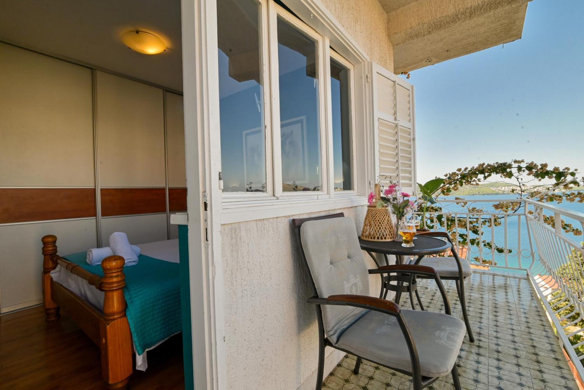 Apartment Spira Puovica Trogir Exterior photo