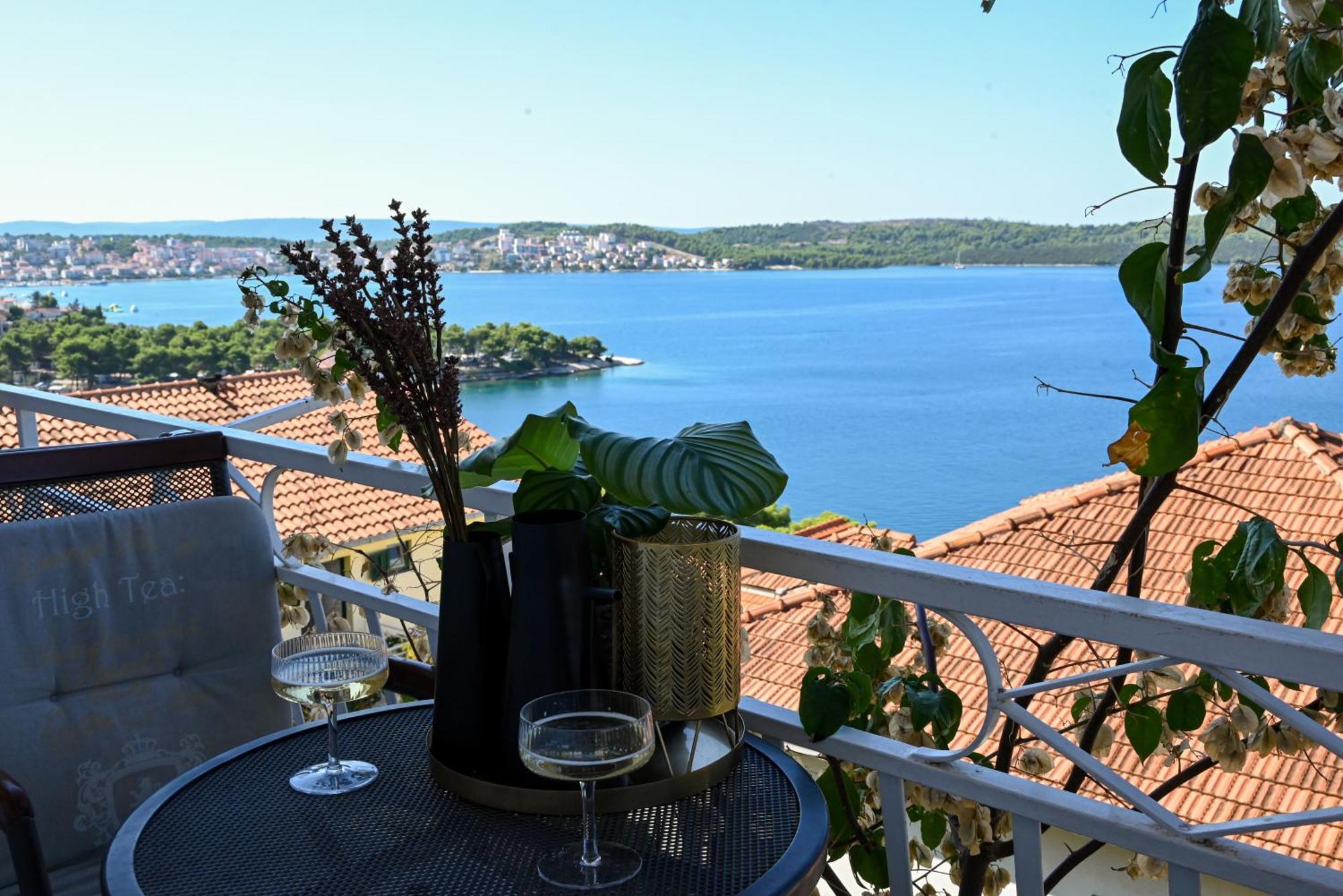 Apartment Spira Puovica Trogir Exterior photo